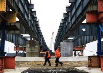 Строители приступают к сборке сводов арок Керченского моста