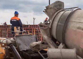 Строители Керченского моста возвели «юбилейную» сотую опору