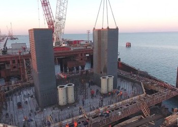 Строители приступили к сооружению тел фарватерных опор Крымского моста