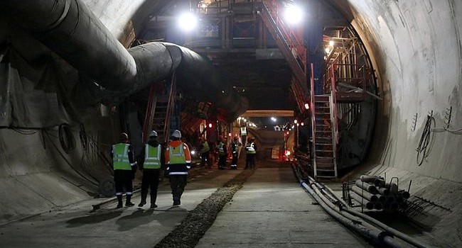 Километровый железнодорожный тоннель проложили на подходах к Крымскому мосту