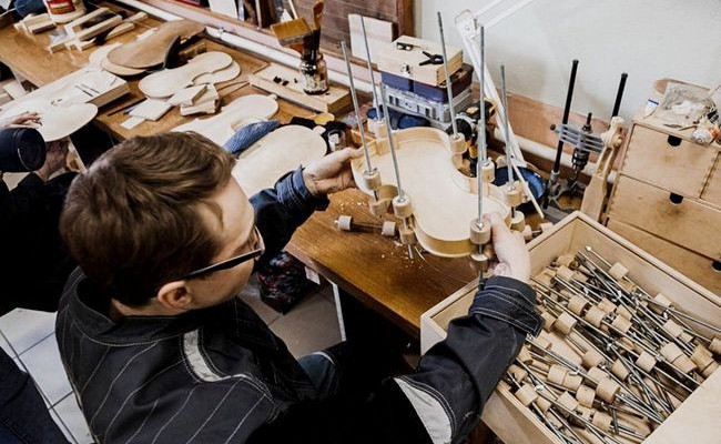Производство струнно-смычковых музыкальных инструментов открылось в Нижнем Новгороде
