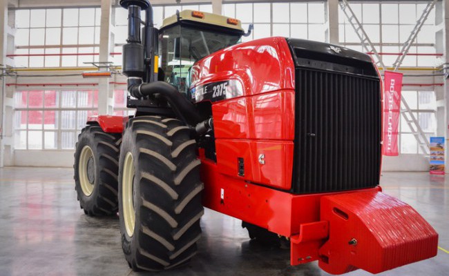 «Ростсельмаш» перевел тракторное производство из Канады в Ростов