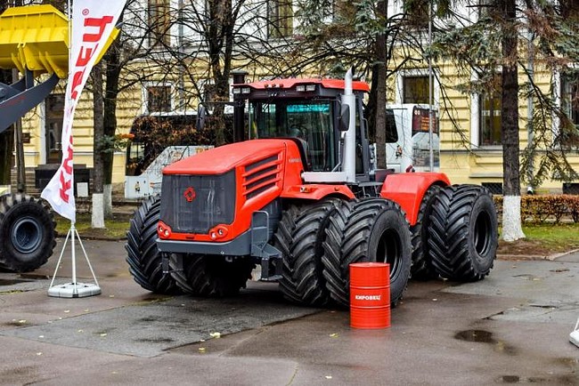 трактор «Кировец» К-424