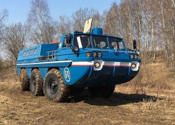 Уникальный автомобиль «Синяя птица» замечен в Москве