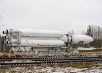 Тяжелую «Ангару» вывезли на старт