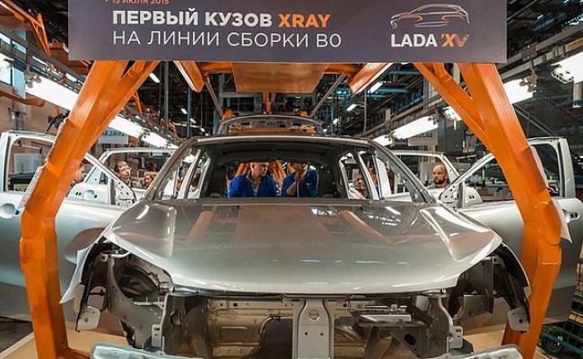 АвтоВАЗ объявил о постановке на конвейер первого кузова LADA XRAY