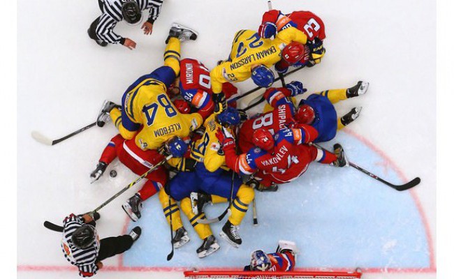 Сборная России выиграла у шведов и вышла в полуфинал чемпионата мира