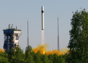 Три российских спутника связи "Гонец-М" вышли на целевую орбиту