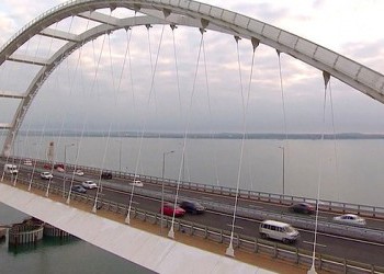 Туристический поток в Крым вырос на четверть после открытия моста