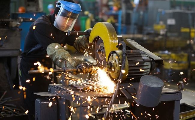 Промышленное производство в России в мае выросло на 11,8%